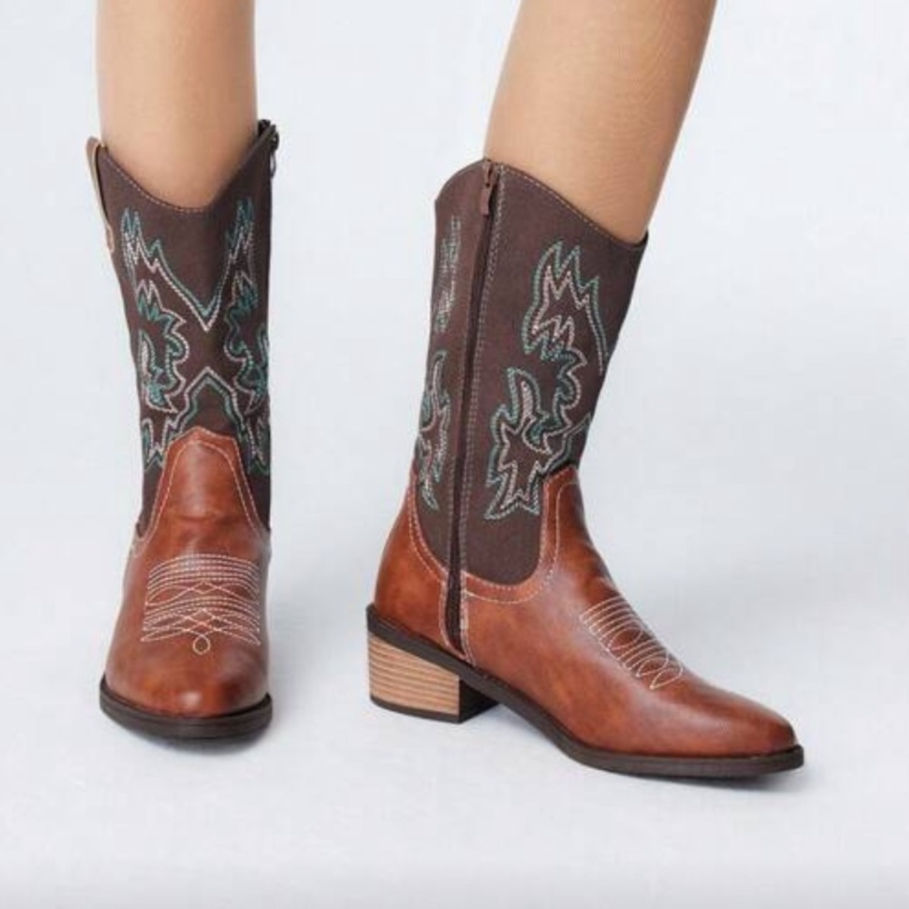 Brown cowboy embroided Women's Boots - Picture 2 of 5